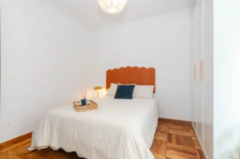 Piso en calle de la Vega, 2