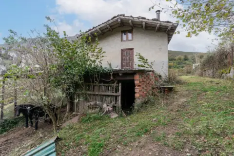 Terreno en calle A Pola de Laviana, nº 35