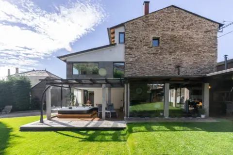 Chalet en calle de Santiago, 121