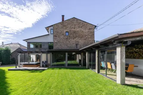 Chalet en calle de Santiago, 121