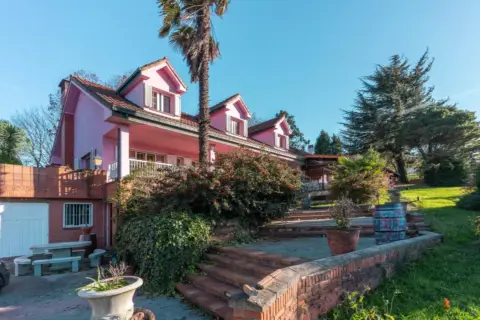 Edificio en calle Santa Ana Abuli