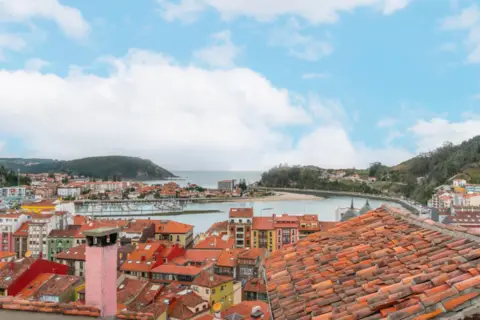 Casa adosada en calle de la Cuesta Vieja, 7