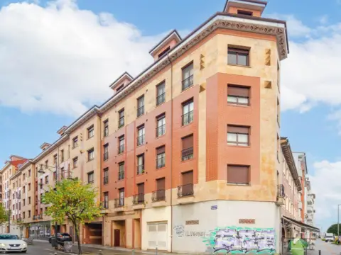 Piso en calle Río Caudal, 2