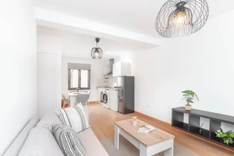 Piso en calle de Villaviciosa, 3