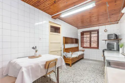 Casa en calle Coballes, nº 12