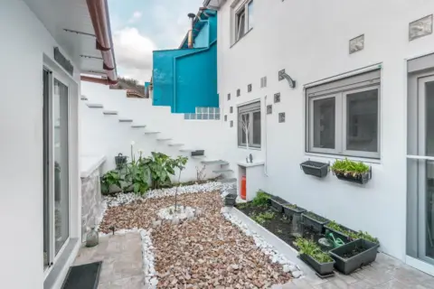 Casa adosada en Barrio Viñuela, 12