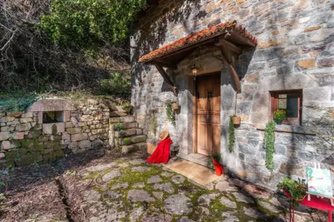 Casa en calle Pola de Somiedo