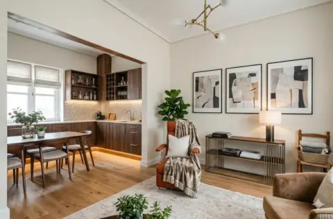 Casa adosada en Plaza de la Constitución, 2