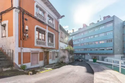 Edificio en calle de Valentín Ochoa, 4