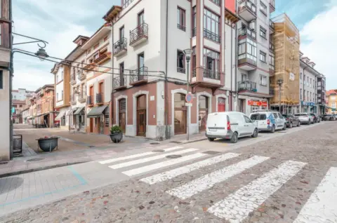 Local comercial en calle Pedro Vigil, 1