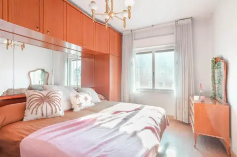 Piso en calle del Puerto de Pajares, 17