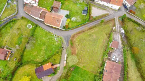 Terreno en calle Ceñal, nº 7