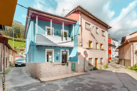 Casa adosada en calle Peñule Figaredo, nº 66