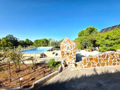 Chalet en calle de los Tulipanes, 27