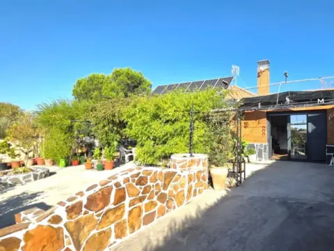 Chalet en calle de los Tulipanes, 27