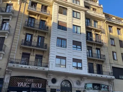 Piso en calle de la Gloria