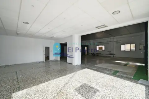 Nave industrial en La Aceña