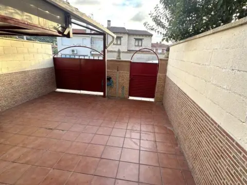 Casa adosada en Valverde de Alcalá