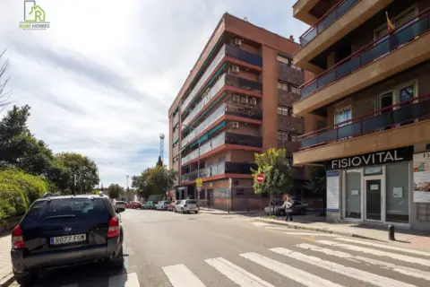 Flat in calle Rector Marín Ocete