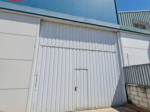 Nave industrial en Pol. Ind. El Nevero