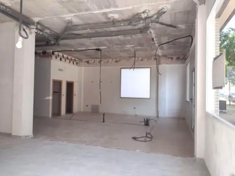 Local comercial en calle Olivo