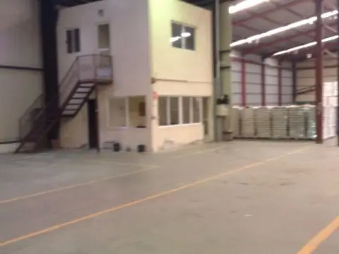 Nave industrial en calle de Badajoz, 58