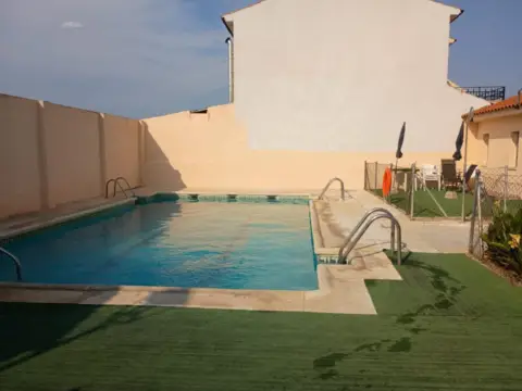 Casa adosada en Quismondo