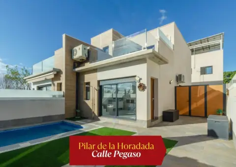 Chalet en calle Pegaso, 62