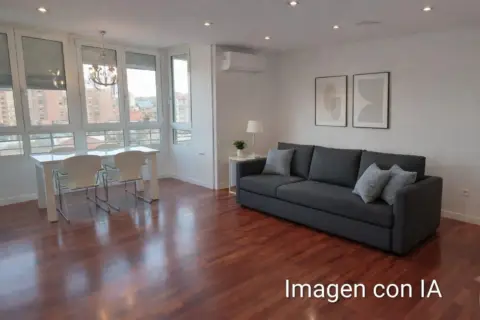 Piso en Avenida de la Reina Victoria Eugenia, 40