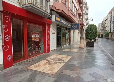 Local comercial en calle del Carmen