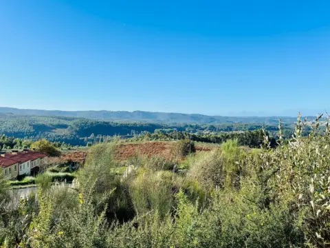 Terreno en calle Victoria Kent, 8