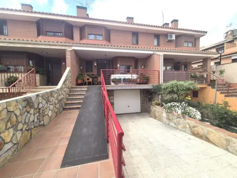 Casa adosada en Villa del Prado