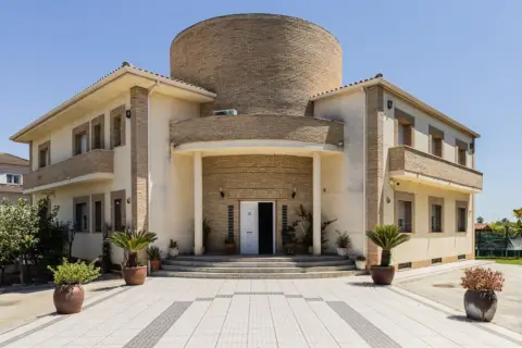 Chalet en calle Pantano de la Serena, 44