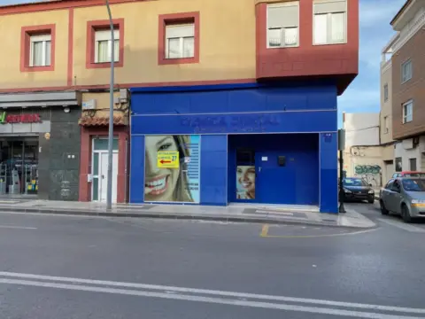 Local comercial en Los Dolores
