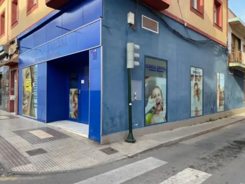 Local comercial en Los Dolores