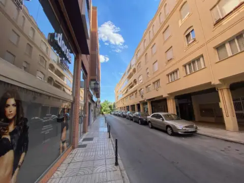 Garaje en calle de Zurbarán