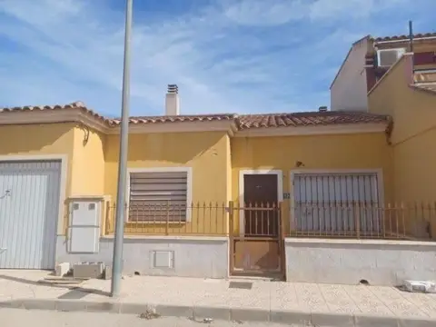 Casa adosada en Cuevas de Reyllo