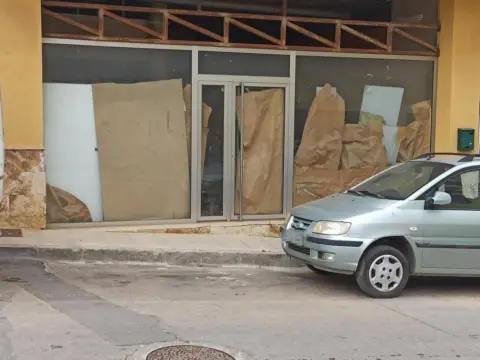 Local comercial en calle de Cartagena, 2