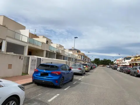 Casa adosada en calle Copenhague, 3