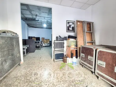 Local comercial en calle Polideportivo