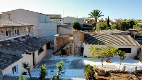 Casa pareada en calle Plaça Des Pou