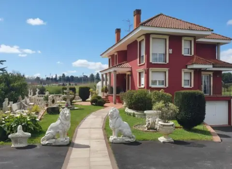 Chalet en Carretera de Mareo a Granda, 424