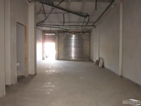 Local comercial en Ronda del Valle