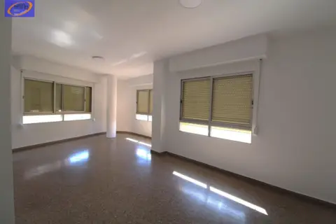 Piso en Zona Avd. del CID - Mislata