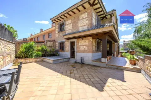 Casa pareada en Avenida de Cinco Siglos
