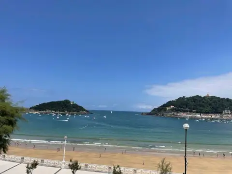 Piso en Mirakontxa Pasealekua