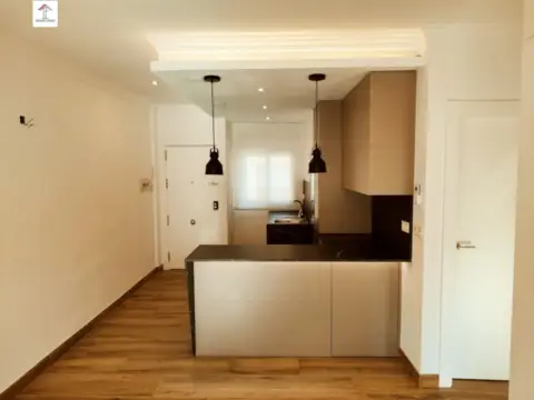 Piso en calle de Valencia, 21