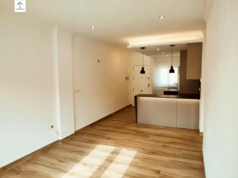 Piso en calle de Valencia, 21