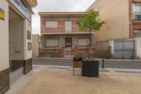 Casa adosada en calle Real Baja