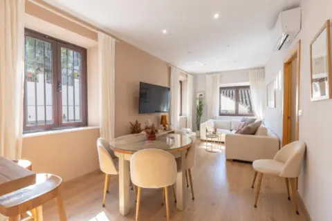 Piso en calle Real de Cartuja, 2